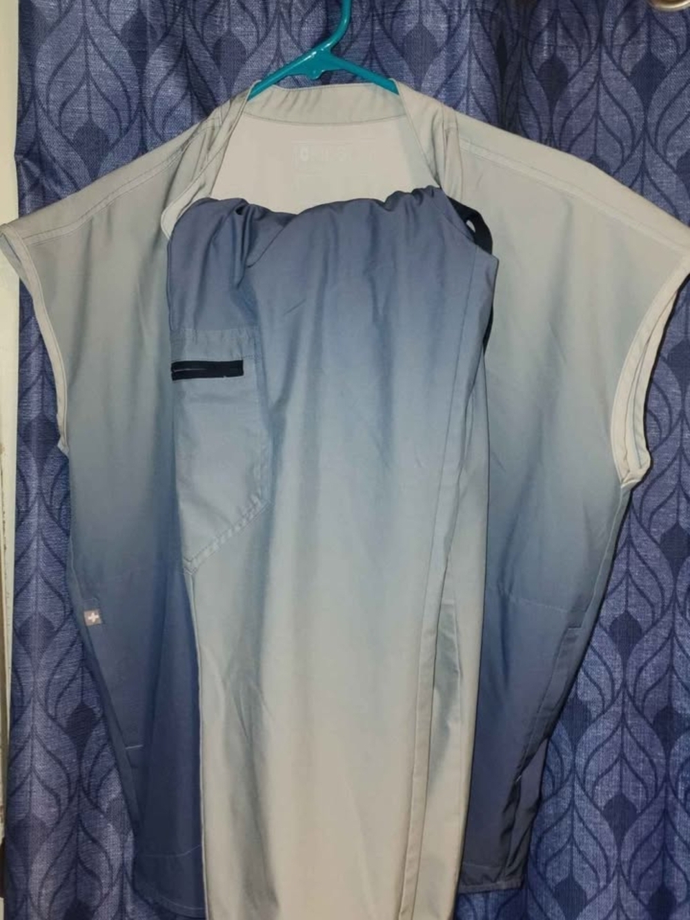Figs Women's Ombre Blue Scrub Set - Picture 3 of 3